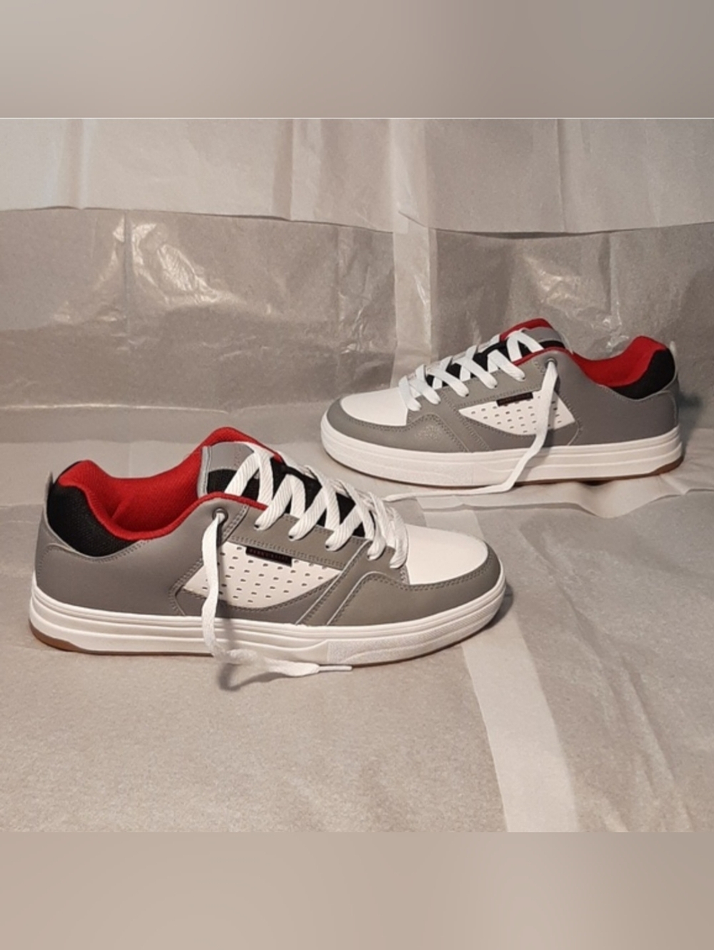 🚨 Perry Ellis Sneakers, Brand NEW with Tags, Men 10.5